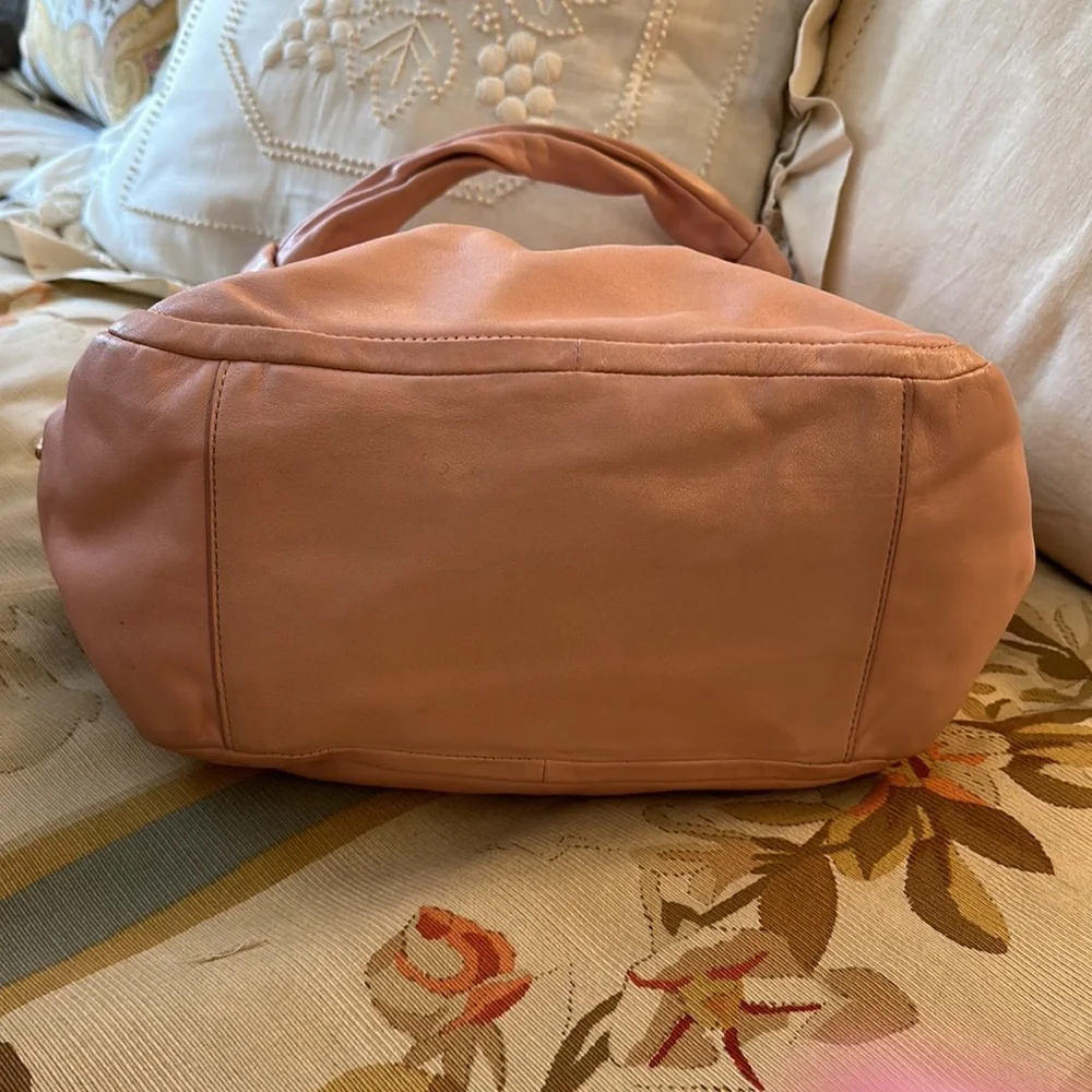 Coach Pink Leather Hobo bag w Gold colored Hardware - Picture 8 of 14